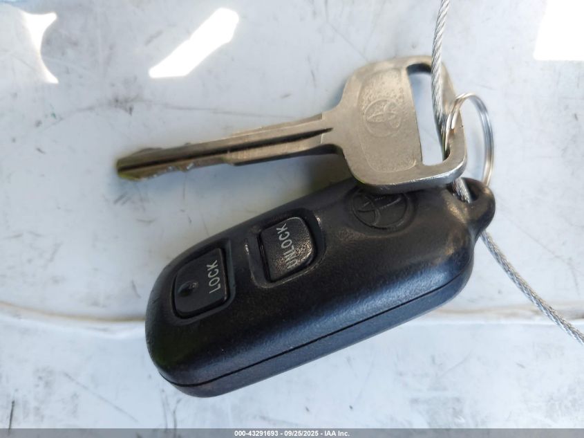 2000 Toyota Camry Le VIN: JT2BG22K3Y0395374 Lot: 43291693