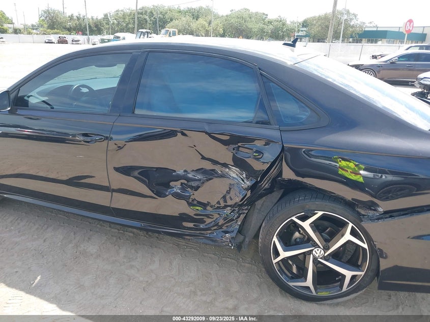 2020 VOLKSWAGEN PASSAT 2.0T R-LINE - 1VWMA7A35LC003654