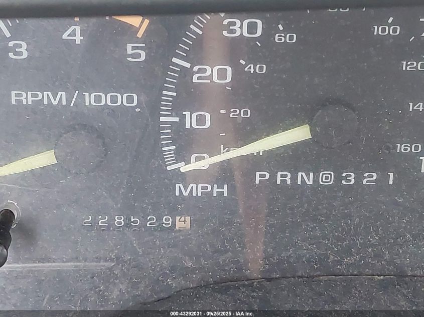 1995 Chevrolet Gmt-400 C2500 VIN: 2GCFC29S1S1135626 Lot: 43292031