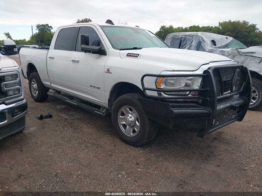 RAM 2500 BIG HORN 4X4 6 4 BOX