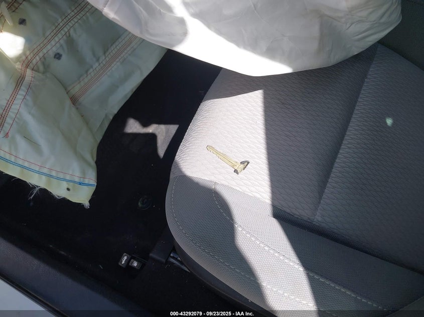 2015 TOYOTA COROLLA LE PLUS - 5YFBURHEXFP320202