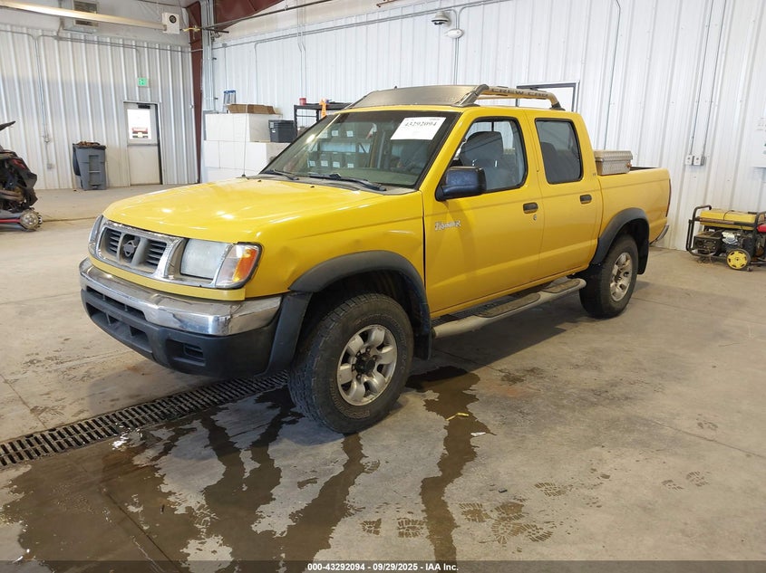 1N6ED27YXYC403136 2000 NISSAN NAVARA (FRONTIER) photo no. 2