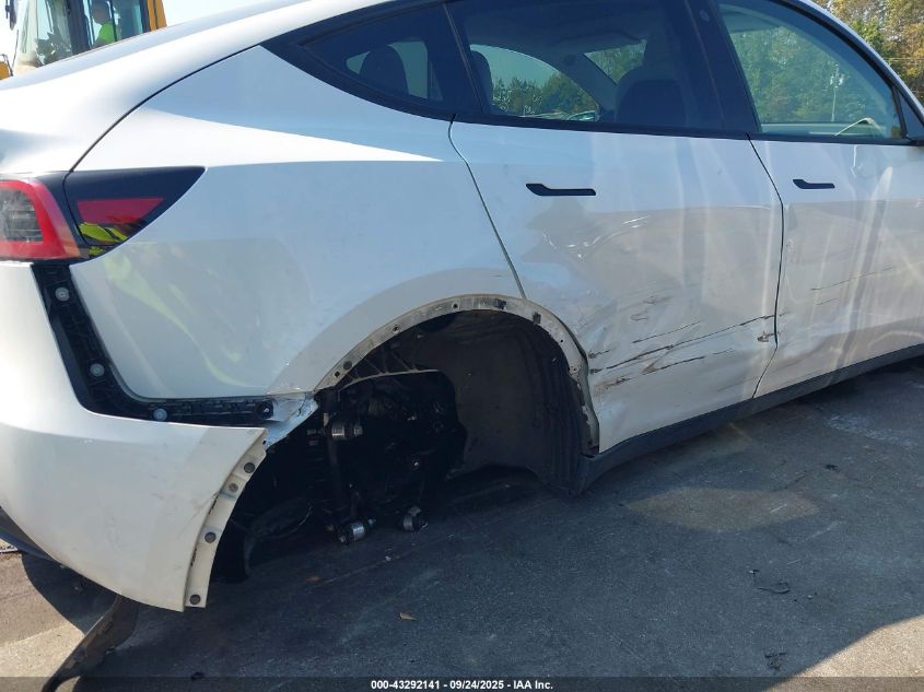 2023 Tesla Model Y Awd/Long Range Dual Motor All-Wheel Drive VIN: 7SAYGDEE8PF633550 Lot: 43292141