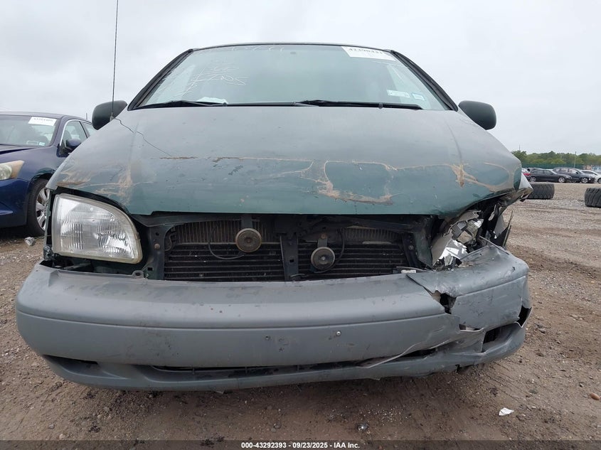 2000 Toyota Sienna Le VIN: 4T3ZF13C2YU281369 Lot: 43292393