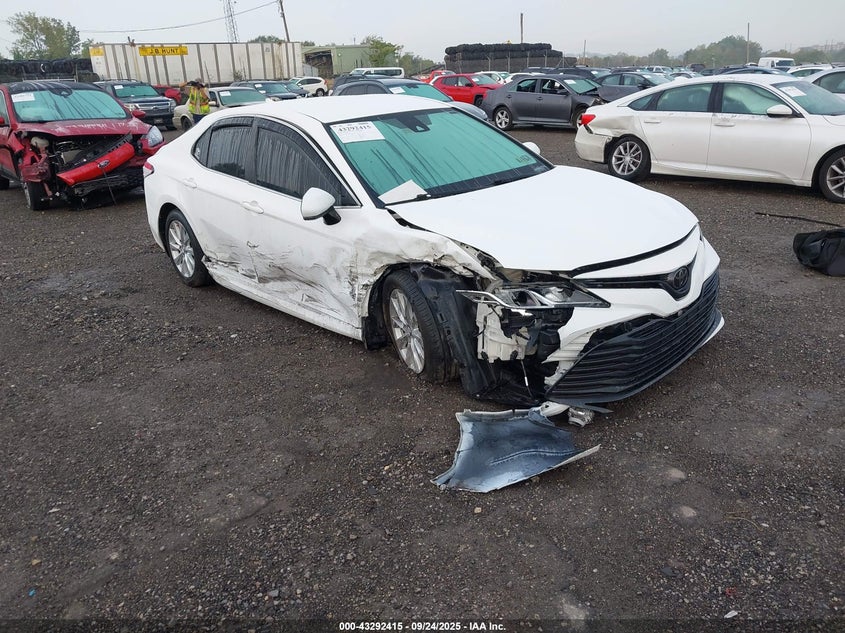 TOYOTA CAMRY LE