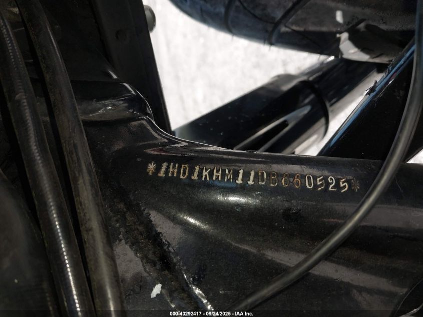 2013 Harley-Davidson Fltrx Road Glide Custom VIN: 1HD1KHM11DB660525 Lot: 43292417