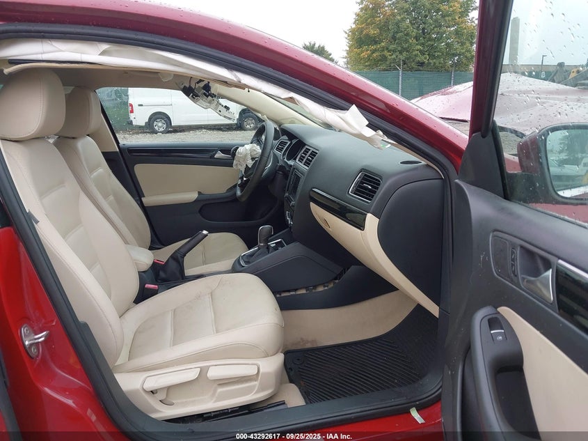 2016 VOLKSWAGEN JETTA 1.8T SEL 3VWL17AJ8GM203376