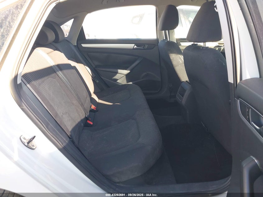 2017 Volkswagen Passat 1.8T S VIN: 1VWAT7A37HC084127 Lot: 43292691