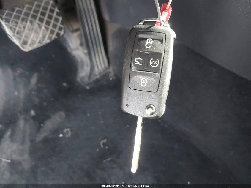 2017 Volkswagen Passat 1.8T S VIN: 1VWAT7A37HC084127 Lot: 43292691