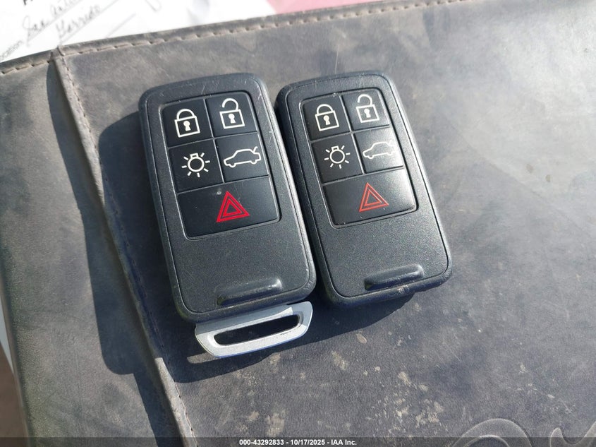 2017 Volvo S60 T5 Dynamic VIN: YV126MFL7H2420929 Lot: 43292833