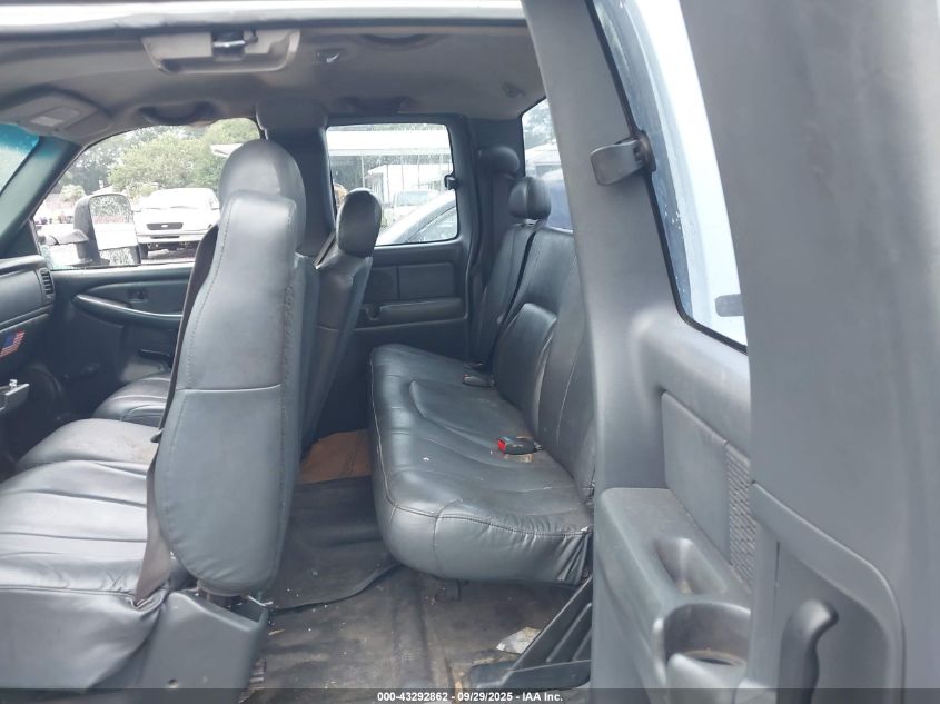 2000 Chevrolet Silverado 1500 VIN: 1GCEC19VXYE330633 Lot: 43292862