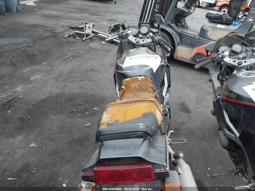 1987 Kawasaki Zx600 B VIN: JKAZX4B19HA000241 Lot: 43293050