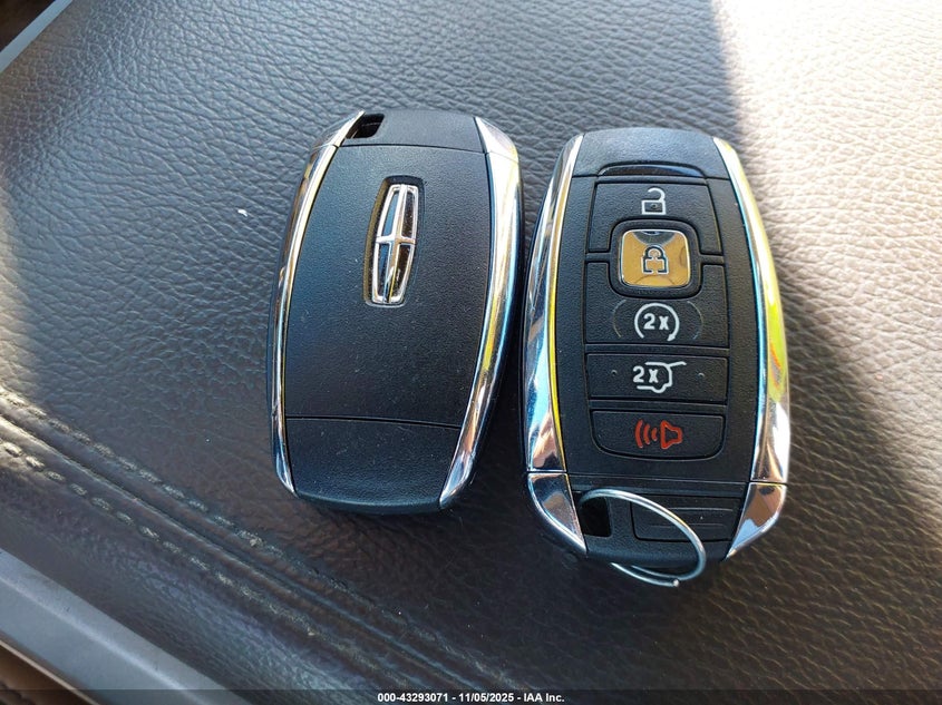 2019 Lincoln Navigator L Reserve VIN: 5LMJJ3LT4KEL22261 Lot: 43293071