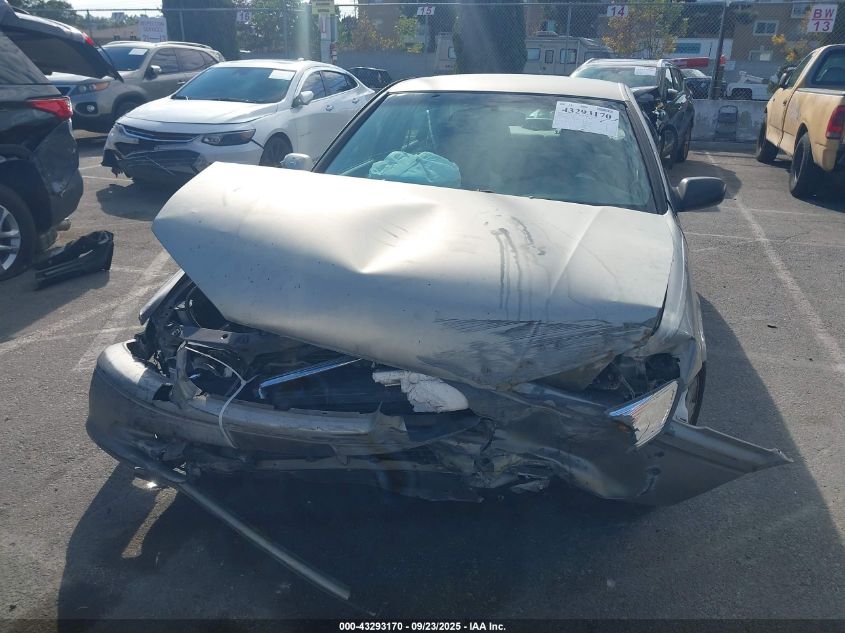 2000 Toyota Camry Le VIN: JT2BG22K0Y0498820 Lot: 43293170