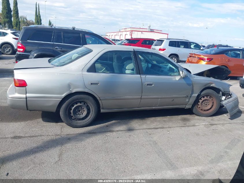 2000 Toyota Camry Le VIN: JT2BG22K0Y0498820 Lot: 43293170