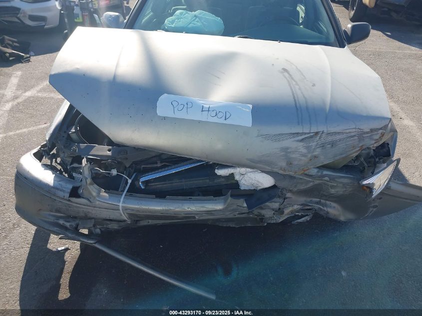 2000 Toyota Camry Le VIN: JT2BG22K0Y0498820 Lot: 43293170