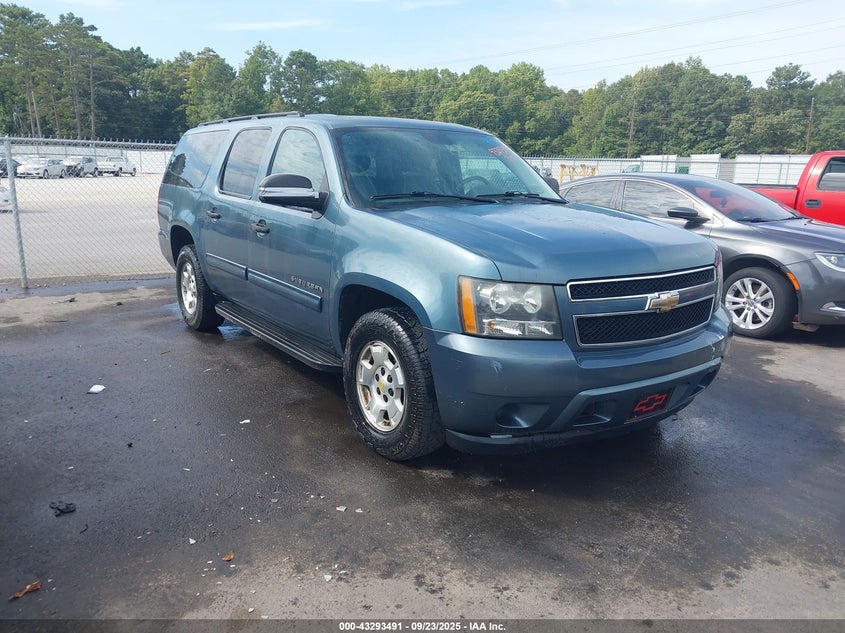 1GNUCHE0XAR125785 2010 Chevrolet Suburban 1500 Ls auction photo 1