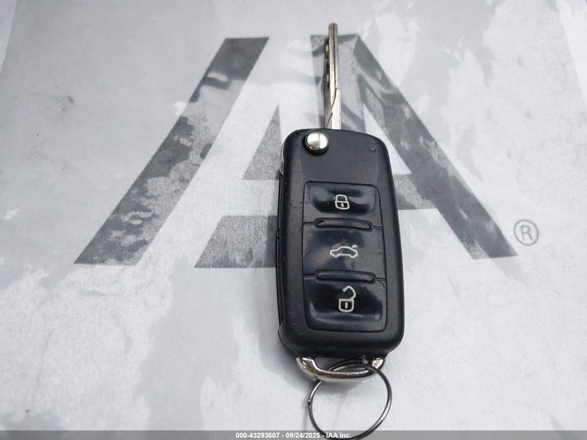 2013 VOLKSWAGEN TIGUAN S - WVGBV3AX4DW606181