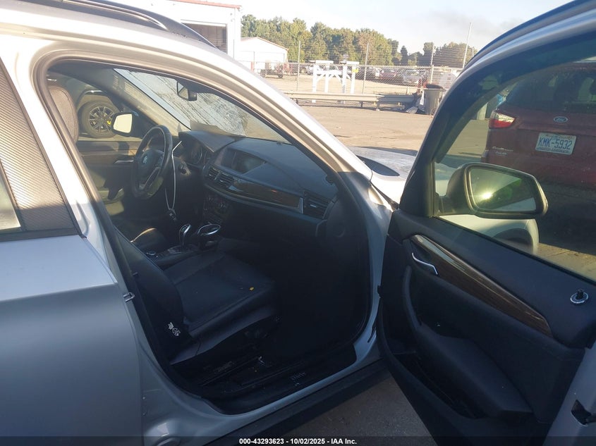 2015 BMW X1 XDRIVE28I WBAVL1C51FVY38069