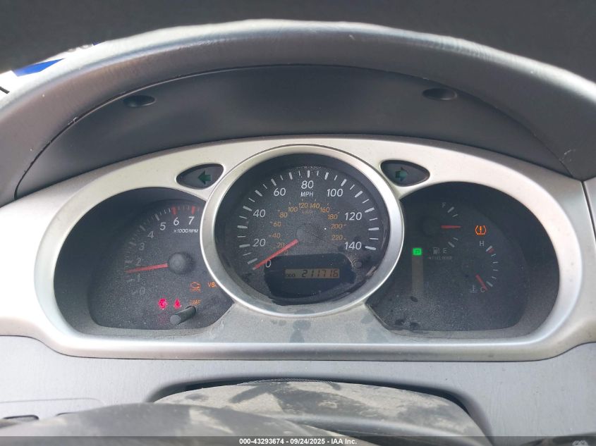 2005 Toyota Highlander V6 VIN: JTEDP21A050082749 Lot: 43293674