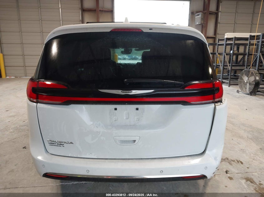 2022 Chrysler Pacifica Touring L VIN: 2C4RC1BG5NR140587 Lot: 43293812