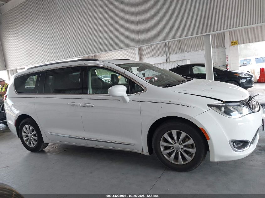 2017 Chrysler Pacifica Touring-L VIN: 2C4RC1BG6HR523426 Lot: 43293906