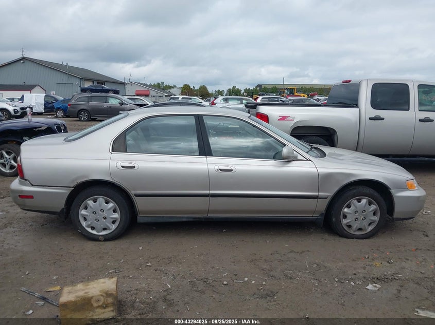 1996 Honda Accord Lx/Ex VIN: 1HGCD5634TA174895 Lot: 43294025
