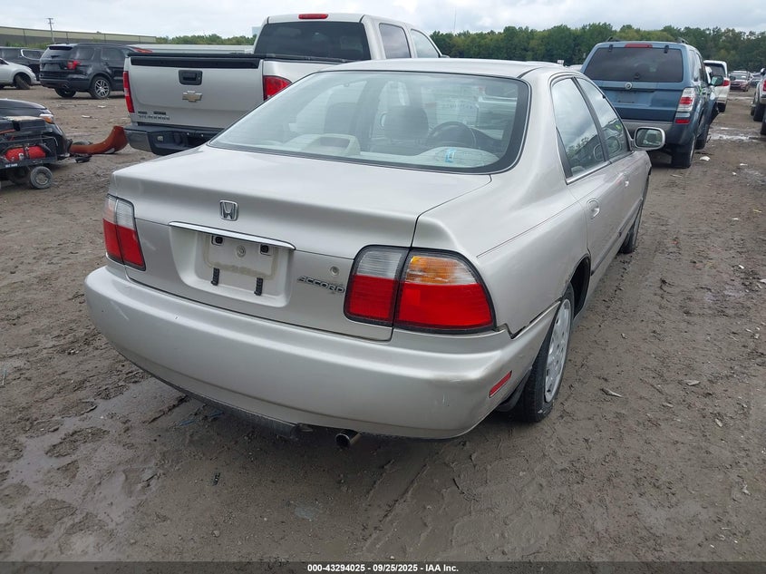 1HGCD5634TA174895 1996 HONDA ACCORD photo no. 4