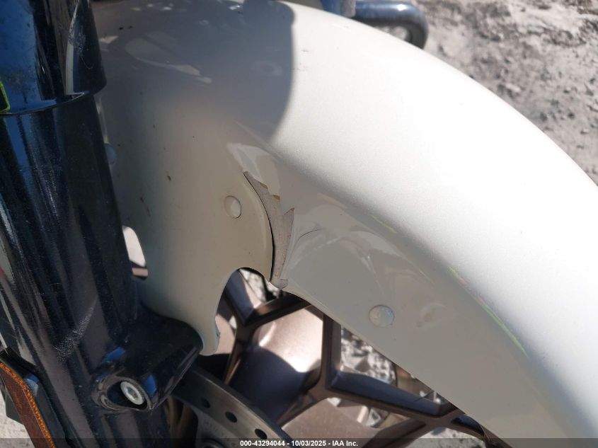 2023 Harley-Davidson Fltrxst VIN: 1HD1ACL18PB604092 Lot: 43294044