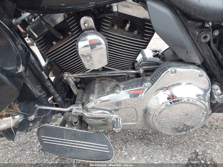 2016 Harley-Davidson Fltrxs Road Glide Special VIN: 1HD1KTM13GB665720 Lot: 43294202