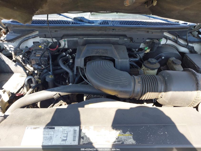 2000 Ford Expedition Xlt VIN: 1FMRU15L8YLB14872 Lot: 43294239