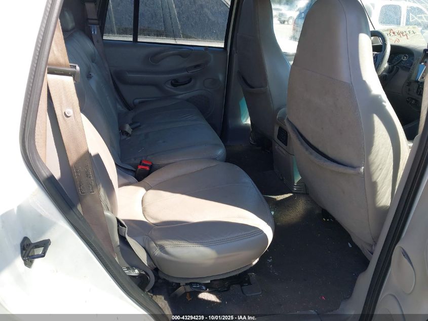 2000 Ford Expedition Xlt VIN: 1FMRU15L8YLB14872 Lot: 43294239