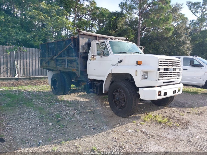 1991 Ford F700 white null gasoline 1FDPF70H8MVA15510 photo #1