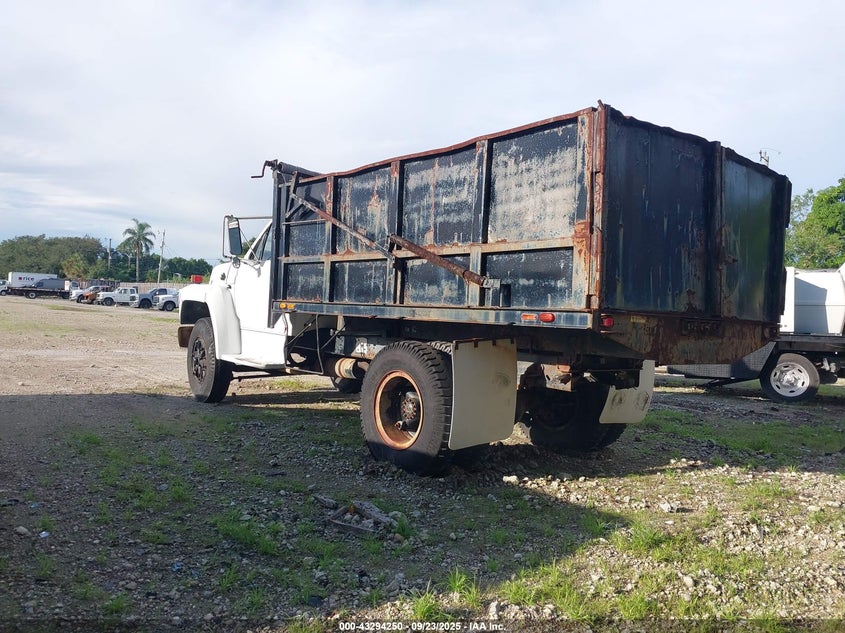 1991 Ford F700 white null gasoline 1FDPF70H8MVA15510 photo #4