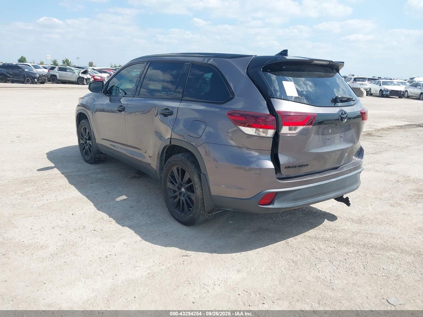 5TDKZRFH4KS315139 2019 TOYOTA HIGHLANDER photo no. 3