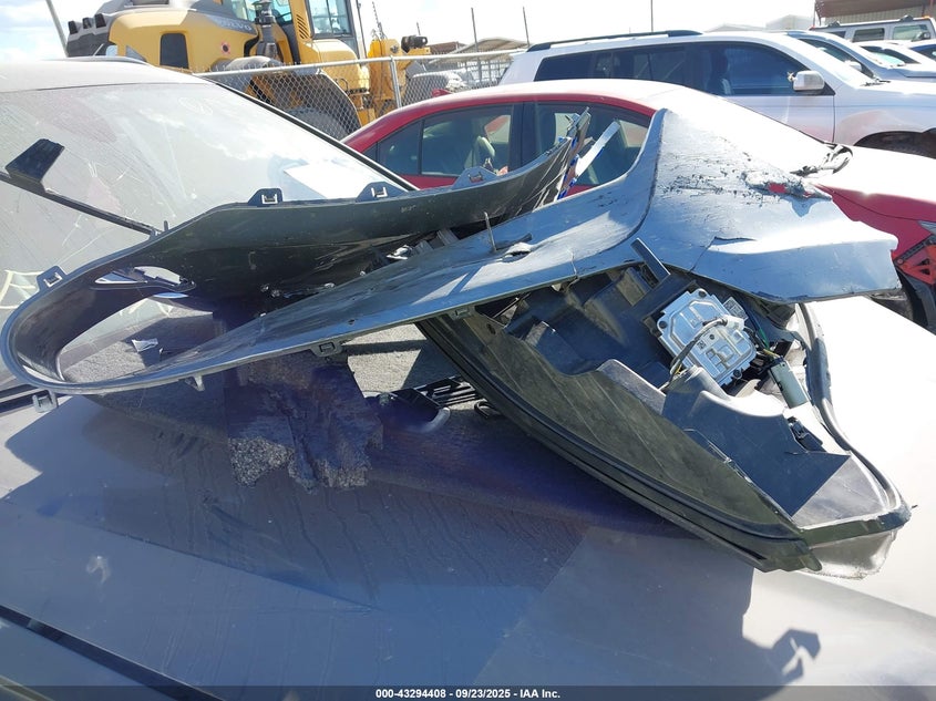 2024 Chevrolet Trax Fwd Lt VIN: KL77LHE2XRC223041 Lot: 43294408