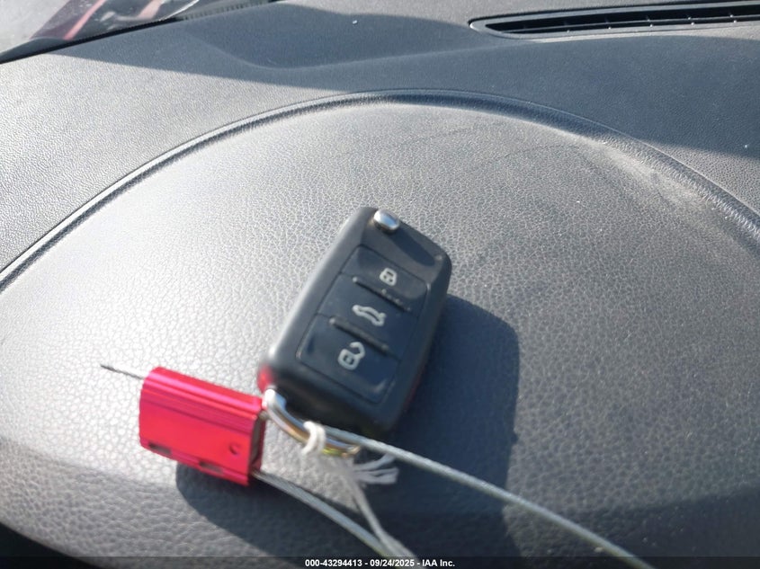 2016 VOLKSWAGEN TIGUAN S - WVGBV7AX8GW020661