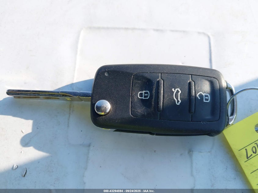 2017 VOLKSWAGEN PASSAT 1.8T SE - 1VWBT7A38HC049181