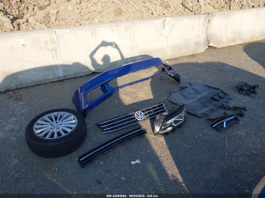 2017 VOLKSWAGEN PASSAT 1.8T SE - 1VWBT7A38HC049181