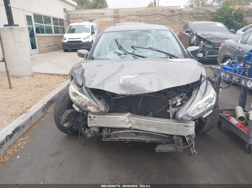 VIN: JN4AL3AP7JC135085 2018 NSSN ALTIMA 2.5