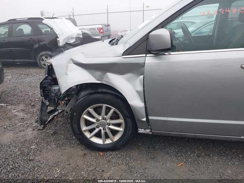 2019 Dodge Grand Caravan Sxt VIN: 2C4RDGCG0KR530040 Lot: 43294815