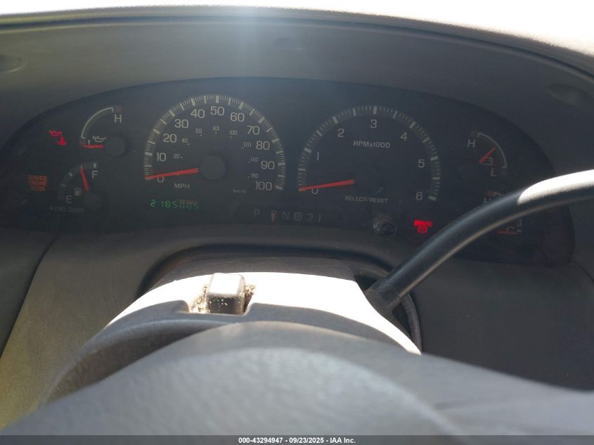 2002 Ford Expedition Xlt VIN: 1FMRU15W72LA39129 Lot: 43294947