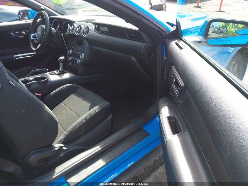 VIN 1FA6P8AM6H5203596 2017 FORD MUSTANG V6