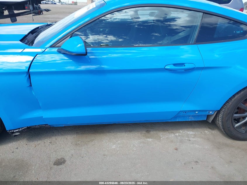 VIN 1FA6P8AM6H5203596 2017 FORD MUSTANG V6