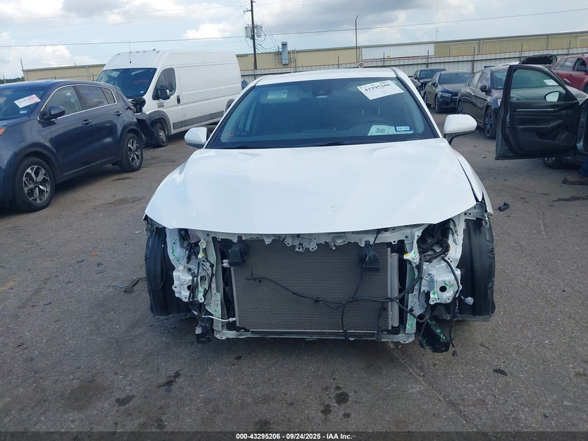 2022 TOYOTA CAMRY LE HYBRID - 4T1C31AK8NU576120