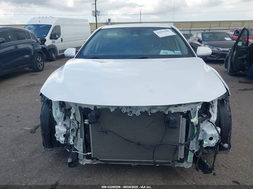 2022 TOYOTA CAMRY LE HYBRID - 4T1C31AK8NU576120