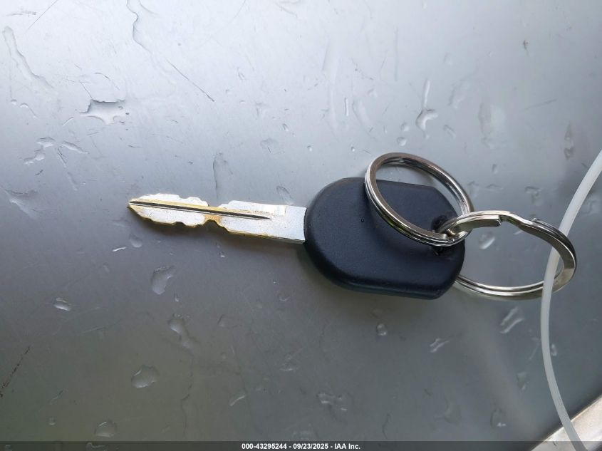 2003 Lincoln Town Car Signature VIN: 1LNHM82W73Y650288 Lot: 43295244