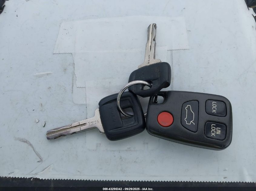 1998 Volvo V70 Gtas/Gtms VIN: YV1LW5572W2520450 Lot: 43295342