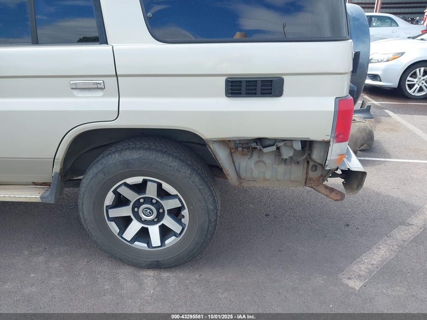 1995 Toyota Land Cruis VIN: KZJ780038014 Lot: 43295581