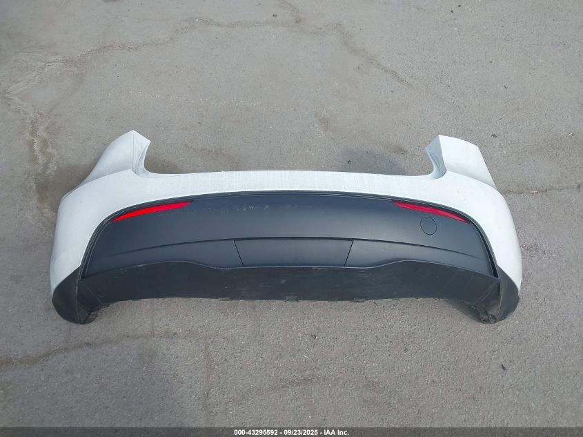 2021 Tesla Model Y Standard Range Rear-Wheel Drive VIN: 5YJYGDED0MF133544 Lot: 43295592